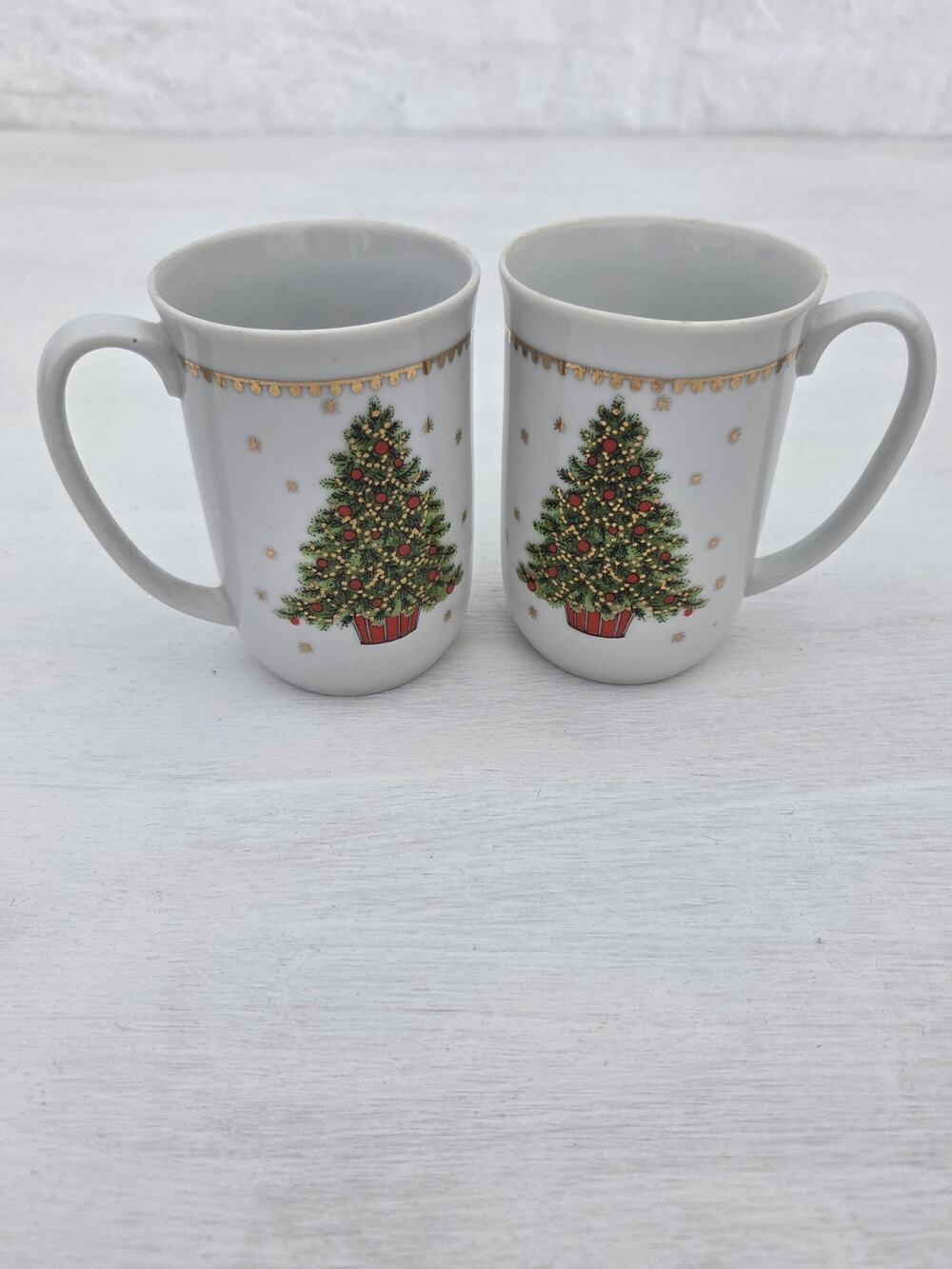 George Good Coffee Mugs Tea Cups (2) Christmas Tree Holiday Design White Vintage